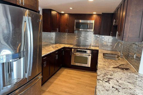 Condo in West Palm Beach, Florida, 2 bedrooms № 2182860