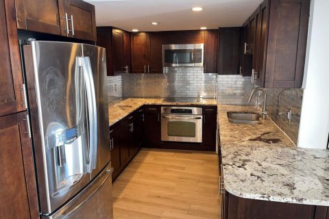 Condo in West Palm Beach, Florida, 2 bedrooms  № 2182860 - photo 2