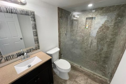 Condo in West Palm Beach, Florida, 2 bedrooms  № 2182860 - photo 17