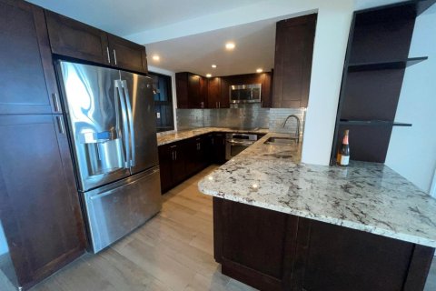Condo in West Palm Beach, Florida, 2 bedrooms  № 2182860 - photo 5