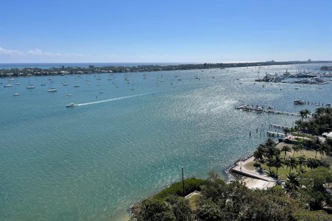 Condo in West Palm Beach, Florida, 2 bedrooms  № 2182860 - photo 25