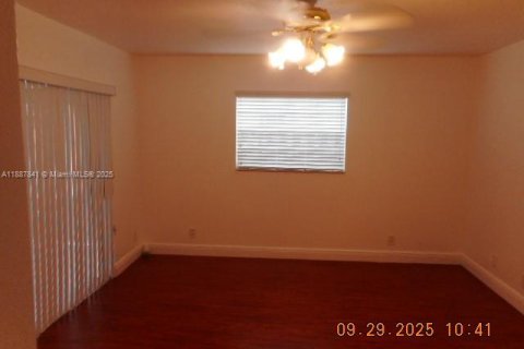 Villa ou maison à vendre à Sunrise, Floride: 4 chambres, 166.39 m2 № 1941765 - photo 26