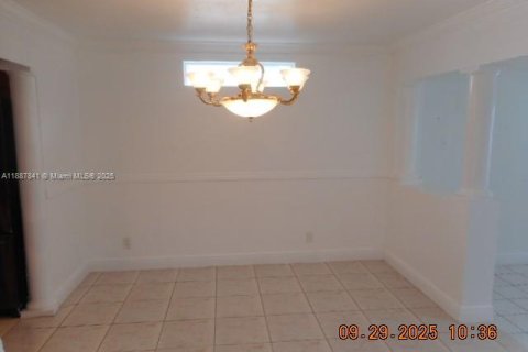 Villa ou maison à vendre à Sunrise, Floride: 4 chambres, 166.39 m2 № 1941765 - photo 8