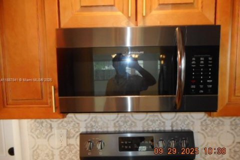 Villa ou maison à vendre à Sunrise, Floride: 4 chambres, 166.39 m2 № 1941765 - photo 16