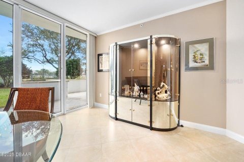 Condo in Daytona Beach, Florida, 2 bedrooms  № 1816043 - photo 7