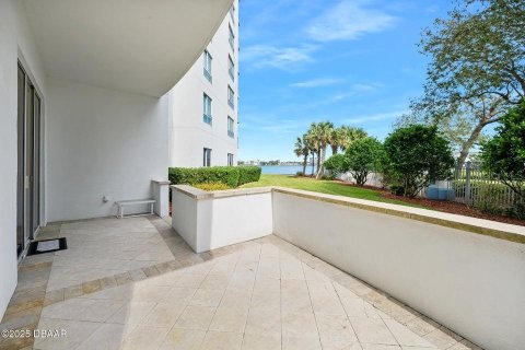 Condo in Daytona Beach, Florida, 2 bedrooms  № 1816043 - photo 28