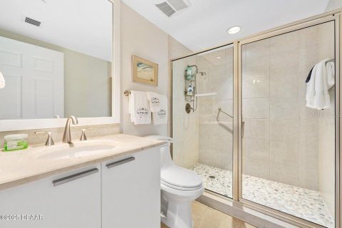 Condo in Daytona Beach, Florida, 2 bedrooms  № 1816043 - photo 19