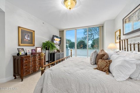 Condo in Daytona Beach, Florida, 2 bedrooms  № 1816043 - photo 24