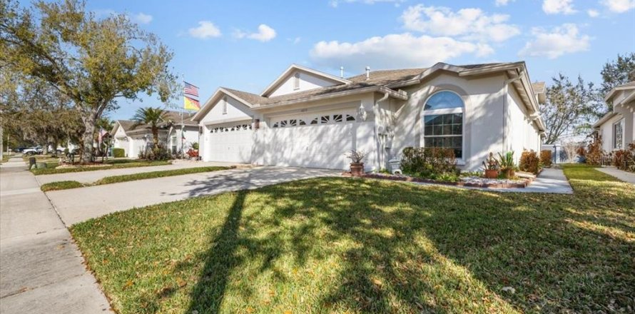 Villa ou maison à Wesley Chapel, Floride 3 chambres, 158.68 m2 № 2415002