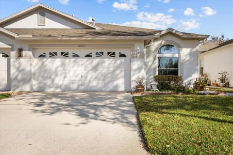 Villa ou maison à vendre à Wesley Chapel, Floride: 3 chambres, 158.68 m2 № 2415002 - photo 2