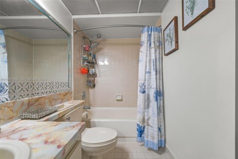 Copropriété à vendre à Doral, Floride: 2 chambres, 92.16 m2 № 2066645 - photo 17