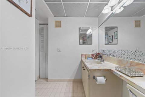 Copropriété à vendre à Doral, Floride: 2 chambres, 92.16 m2 № 2066645 - photo 18