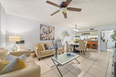 Copropriété à vendre à Doral, Floride: 2 chambres, 92.16 m2 № 2066645 - photo 6