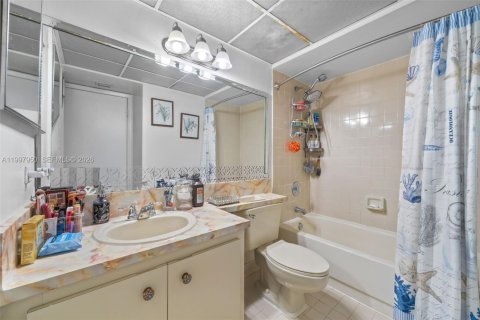 Copropriété à vendre à Doral, Floride: 2 chambres, 92.16 m2 № 2066645 - photo 16