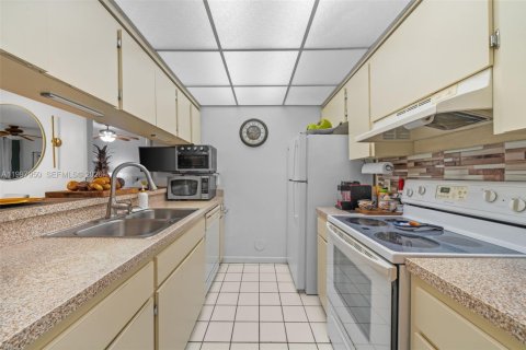 Copropriété à vendre à Doral, Floride: 2 chambres, 92.16 m2 № 2066645 - photo 10