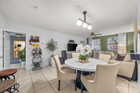 Copropriété à vendre à Doral, Floride: 2 chambres, 92.16 m2 № 2066645 - photo 9