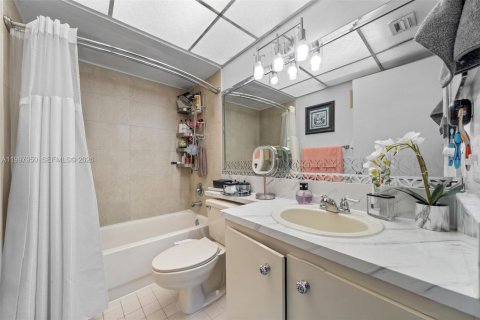 Copropriété à vendre à Doral, Floride: 2 chambres, 92.16 m2 № 2066645 - photo 21