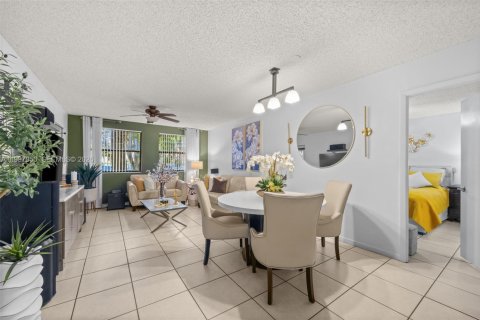 Copropriété à vendre à Doral, Floride: 2 chambres, 92.16 m2 № 2066645 - photo 8