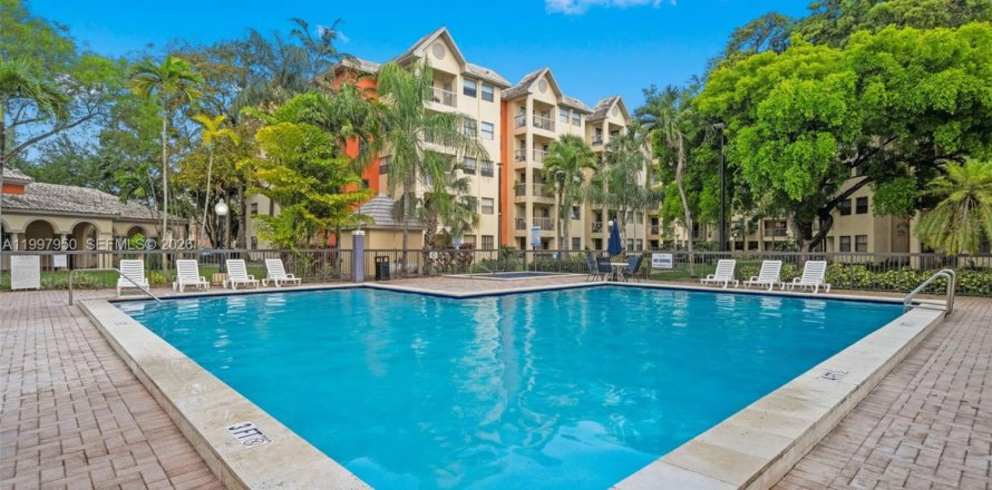 Condo à Doral, Floride, 2 chambres  № 2066645