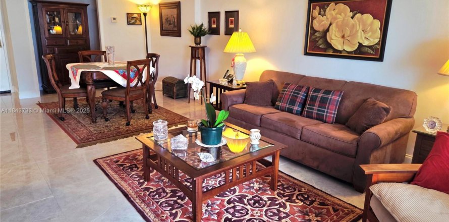 Condo in Hollywood, Florida, 2 bedrooms № 1957558