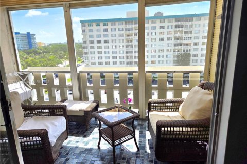 Condo in Hollywood, Florida, 2 bedrooms № 1957558 - photo 5