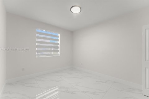 Casa en venta en Miami, Florida, 5 dormitorios, 321.07 m2 № 2269513 - foto 15