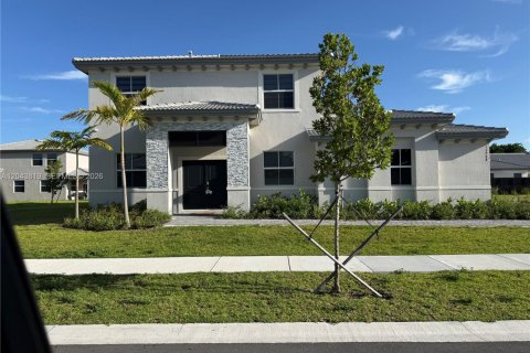 House in Miami, Florida 5 bedrooms, 321.07 sq.m. № 2269513