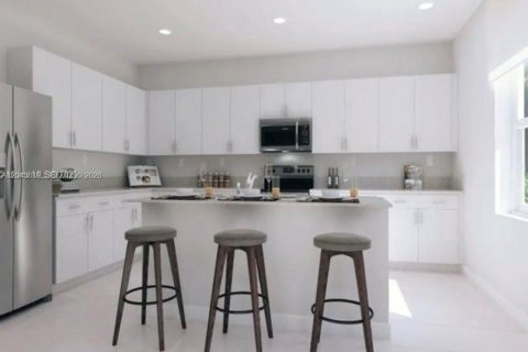 Casa en venta en Miami, Florida, 5 dormitorios, 321.07 m2 № 2269513 - foto 6