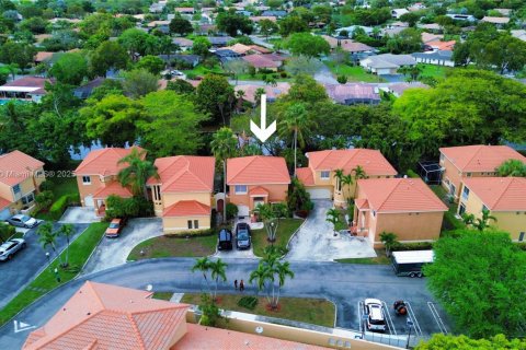 Condominio en venta en Coral Springs, Florida, 3 dormitorios, 161.37 m2 № 1816388 - foto 17