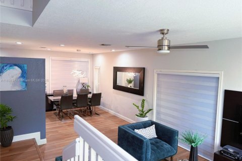 Condominio en venta en Coral Springs, Florida, 3 dormitorios, 161.37 m2 № 1816388 - foto 10