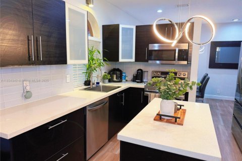 Condominio en venta en Coral Springs, Florida, 3 dormitorios, 161.37 m2 № 1816388 - foto 4