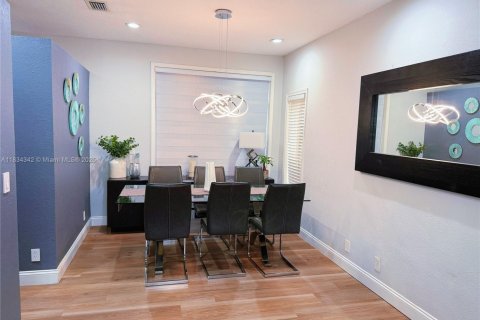 Condominio en venta en Coral Springs, Florida, 3 dormitorios, 161.37 m2 № 1816388 - foto 3