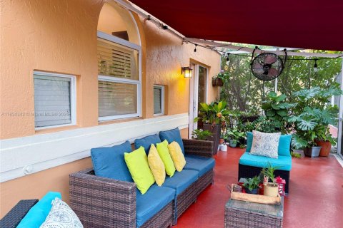 Condominio en venta en Coral Springs, Florida, 3 dormitorios, 161.37 m2 № 1816388 - foto 8