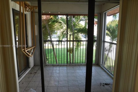 Снять в аренду кондоминиум в Майами, Флорида 2 спальни, 117.99м2, № 1989426 - фото 13