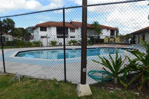 Снять в аренду кондоминиум в Майами, Флорида 2 спальни, 117.99м2, № 1989426 - фото 26