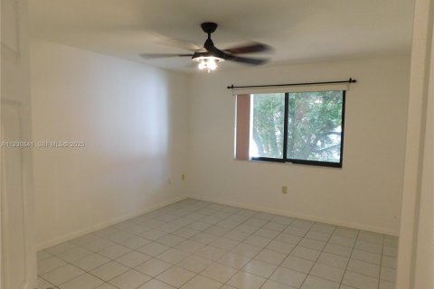 Снять в аренду кондоминиум в Майами, Флорида 2 спальни, 117.99м2, № 1989426 - фото 19