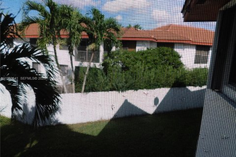 Снять в аренду кондоминиум в Майами, Флорида 2 спальни, 117.99м2, № 1989426 - фото 16