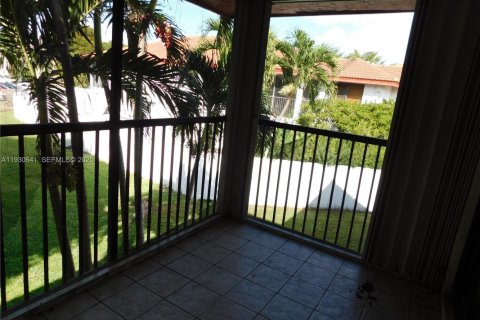 Снять в аренду кондоминиум в Майами, Флорида 2 спальни, 117.99м2, № 1989426 - фото 14