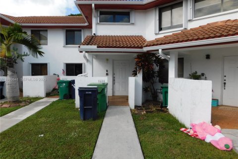 Снять в аренду кондоминиум в Майами, Флорида 2 спальни, 117.99м2, № 1989426 - фото 2