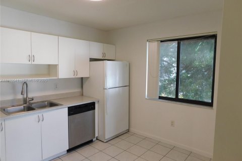 Снять в аренду кондоминиум в Майами, Флорида 2 спальни, 117.99м2, № 1989426 - фото 12