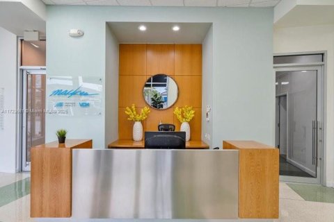 Commercial property in Hollywood, Florida № 1985321 - photo 29