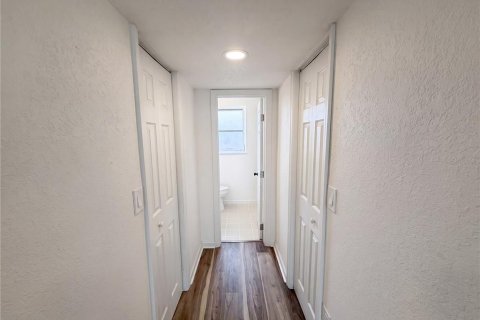 House in Dunedin, Florida 3 bedrooms, 152.36 sq.m. № 2230252 - photo 15