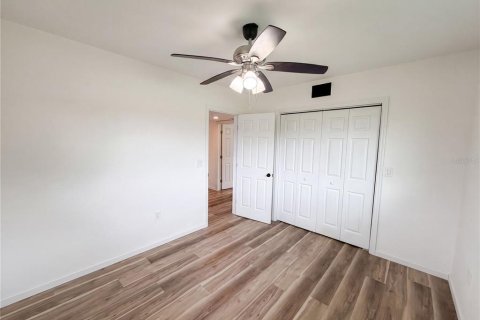 House in Dunedin, Florida 3 bedrooms, 152.36 sq.m. № 2230252 - photo 6