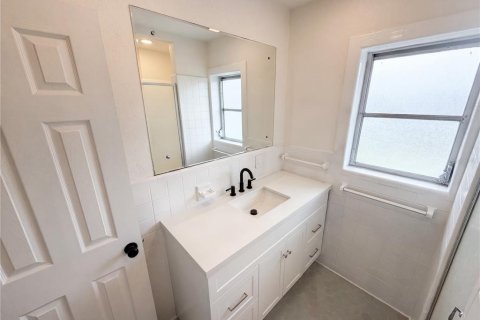 House in Dunedin, Florida 3 bedrooms, 152.36 sq.m. № 2230252 - photo 16