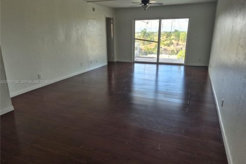 Condo in Fort Lauderdale, Florida, 2 bedrooms № 2154156 - photo 2