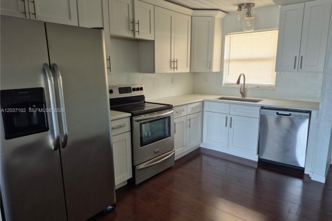 Condo in Fort Lauderdale, Florida, 2 bedrooms № 2154156 - photo 3