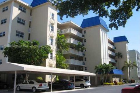 Condo in Fort Lauderdale, Florida, 2 bedrooms № 2154156 - photo 13