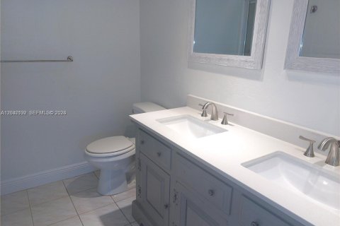 Condo in Fort Lauderdale, Florida, 2 bedrooms № 2154156 - photo 8
