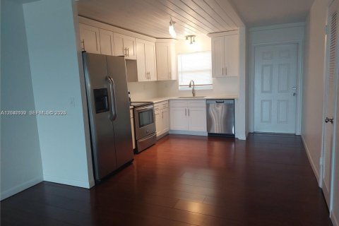 Condo in Fort Lauderdale, Florida, 2 bedrooms № 2154156 - photo 5