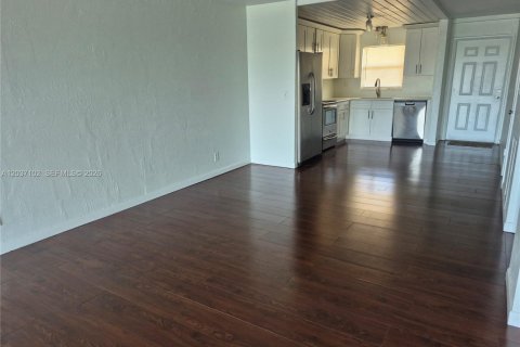 Condo in Fort Lauderdale, Florida, 2 bedrooms № 2154156 - photo 4